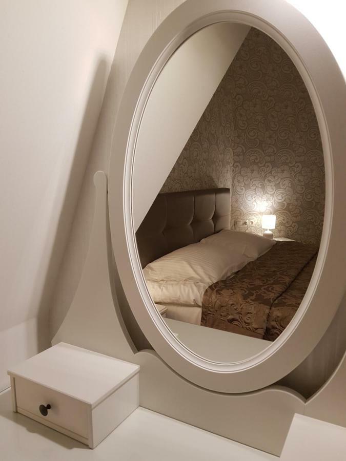 Apartman St. Vladimir Kirche Apartment มาเรียอานซเกลาซนี ภายนอก รูปภาพ