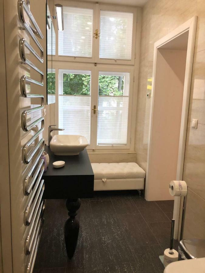 Apartman St. Vladimir Kirche Apartment มาเรียอานซเกลาซนี ภายนอก รูปภาพ